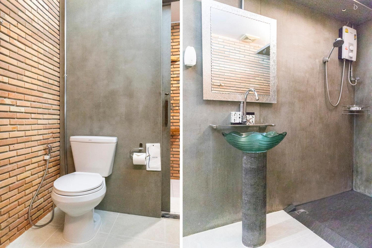 Bathroom 3, Cafe@Luv22 Guest House, Phuket Island