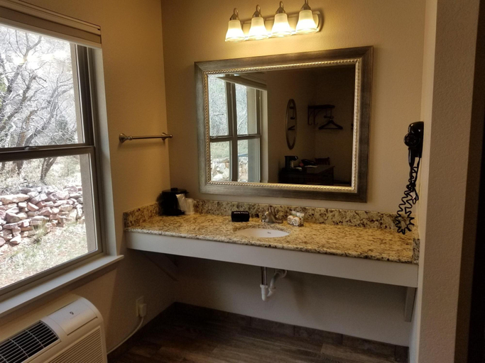 Bathroom 4, Glen Eyrie Castle & Conference Center A Ministry o, El Paso