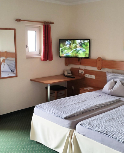 Bedroom 3, Hotel Fortuna, Kelheim