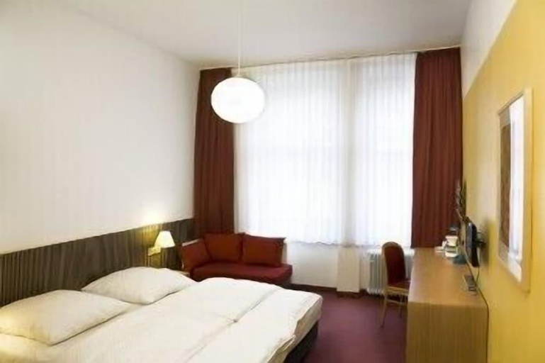 Bedroom 3, Hotel Aigner, Bonn