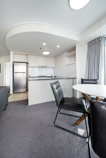 Others 5, Oaks Brisbane Felix Suites, Brisbane