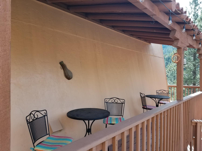 Others 5, Kokopelli Inn, Larimer