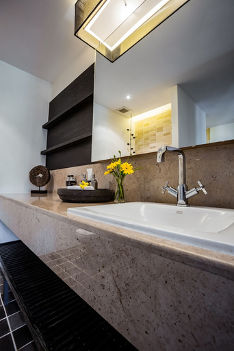 Bathroom 4, Aruntara Riverside Boutique Hotel, Muang Chiang Mai