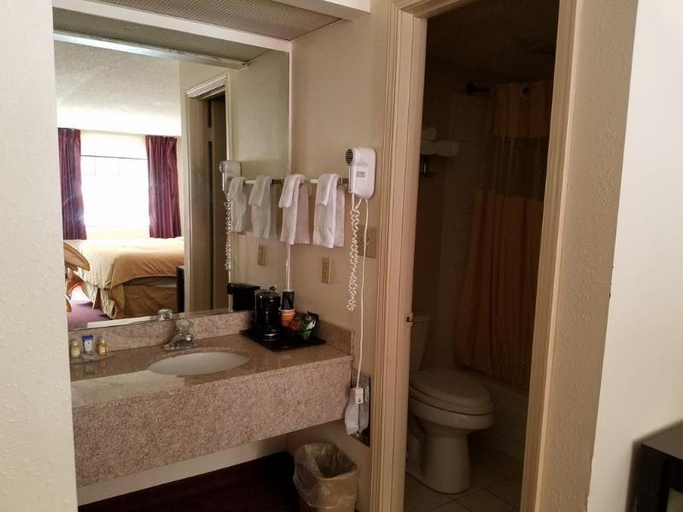 Others 5, Ameriview Inn and Suites, White