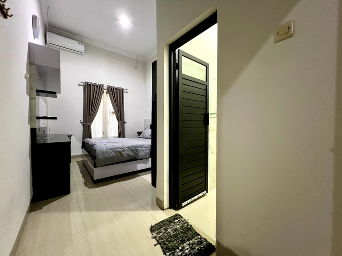 Bedroom 5, Karenra Vacation Home, Bantul