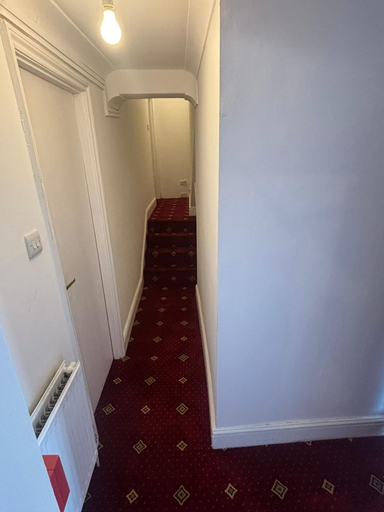 Others, Golden Star Hotel, London
