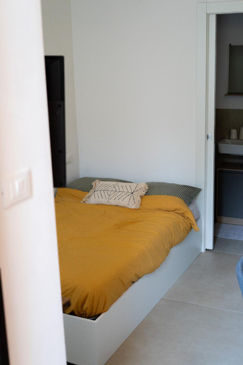 Bedroom 2, the lake room, Trento