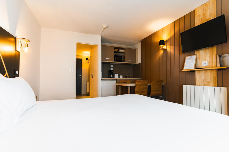 Bedroom 2, Garden & City Cauterets Balneo, Hautes-Pyrénées