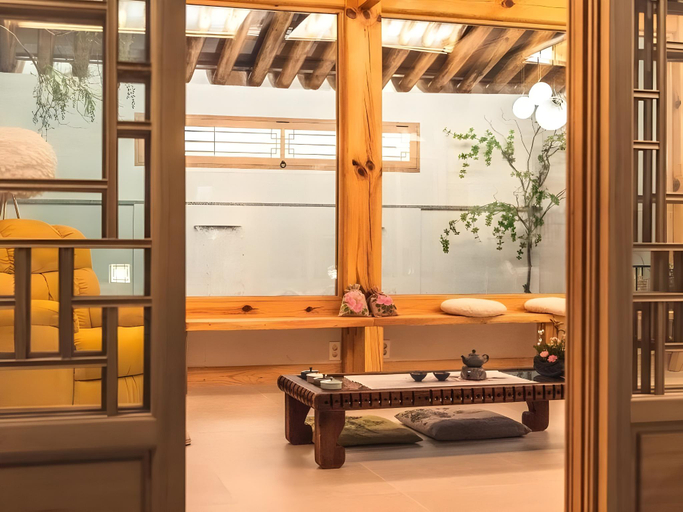 Others 4, Hanok Prince, Gyeongju