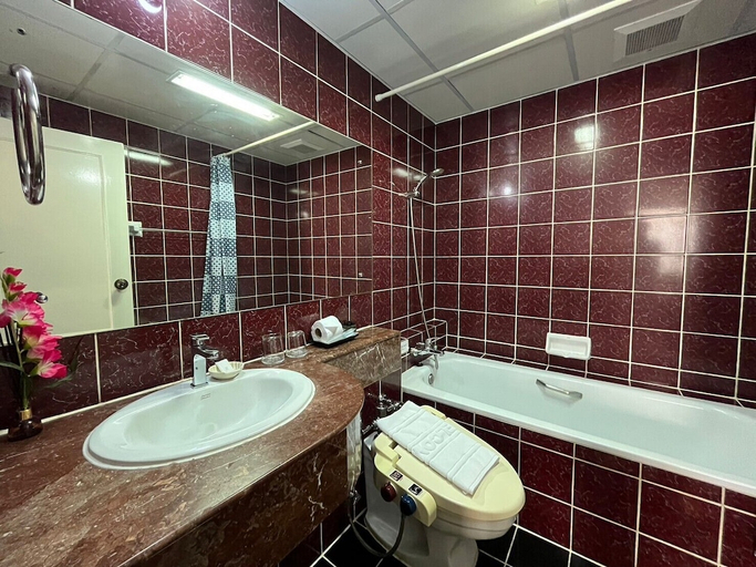 Bathroom 4, Yellow Ribbon Hills Executive Mansion, Sathorn
