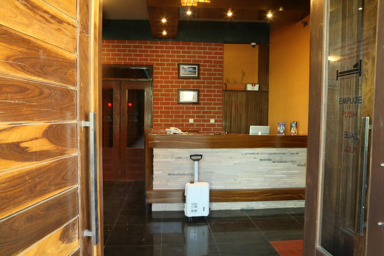 Public Area, Hostal Cagnapa Restobar, Antonio Quijarro