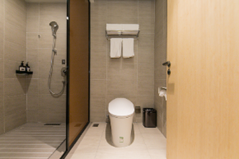 Bathroom, Ji Hotel Tianjin Binhai International Airport, Tianjin