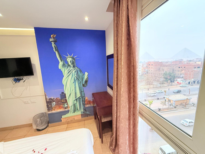 Bedroom 2, King Khafren View, Al-Ahram