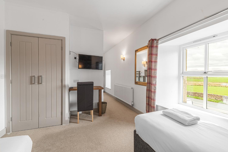 Others 3, The Redwell Country Inn, Lancashire