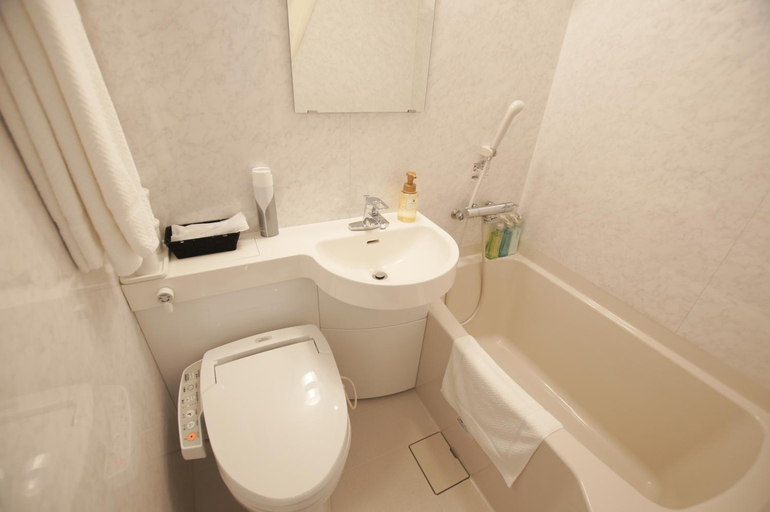 Bathroom 4, Miyazaki Daiichi Hotel, Miyazaki