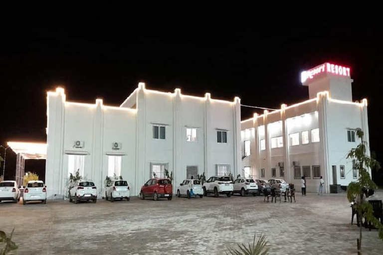 Exterior & Views
