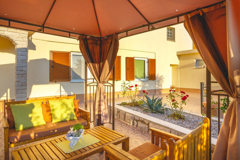 Facilities 3, Villa In Verde, Vinodolska