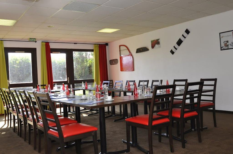 Food & Drinks 3, Hotel Kyriad Design Enzo Montlucon - Saint Victor, Allier