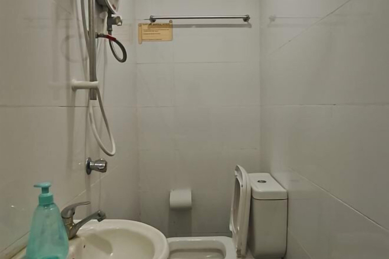 Bathroom 5, Natol Homestay London, Kuching