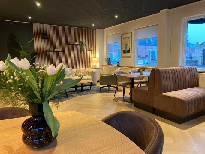 Public Area 3, Hotel Emilia, Loon op Zand