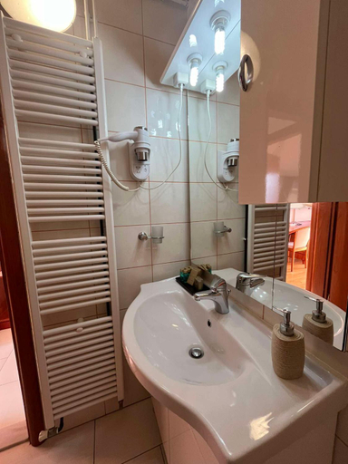 Bathroom 2, Dela, Hvar