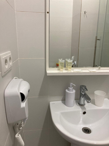 Bathroom 4, Green Kitchen Apartments, Mukachivs'ka