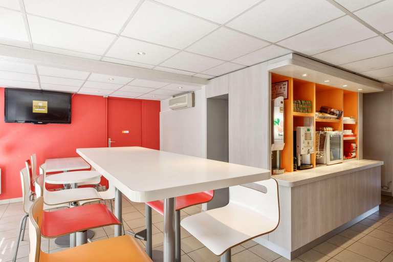 Public Area 2, Premiere Classe Avallon, Yonne