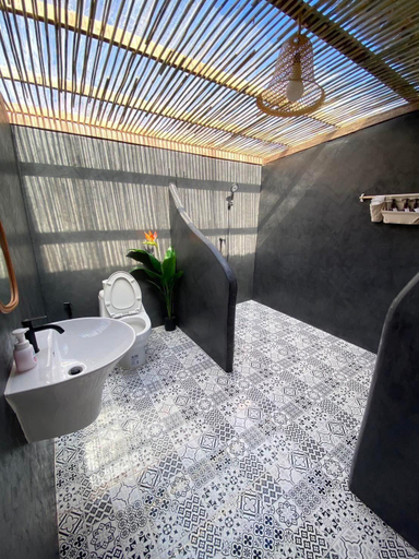Bathroom 4, Chan Rak Khao Villa, Bo Klue
