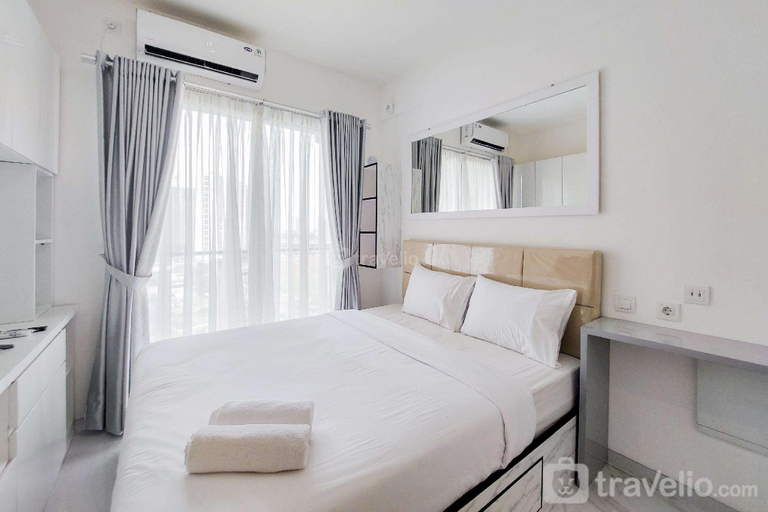 Others 5, Cozy & Comfort Studio at Sky House BSD By Travelio, South Tangerang