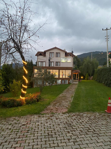 Exterior & Views