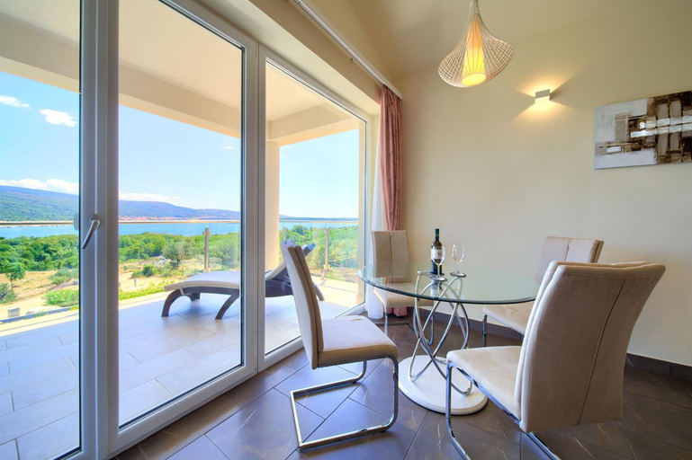 Others 5, Apartments ROYAL, Krk