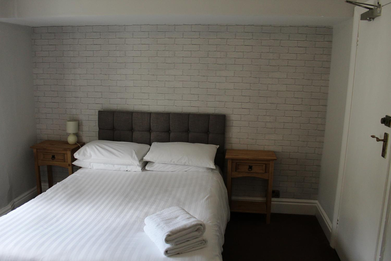 Others 5, The Royal Oak, North Yorkshire