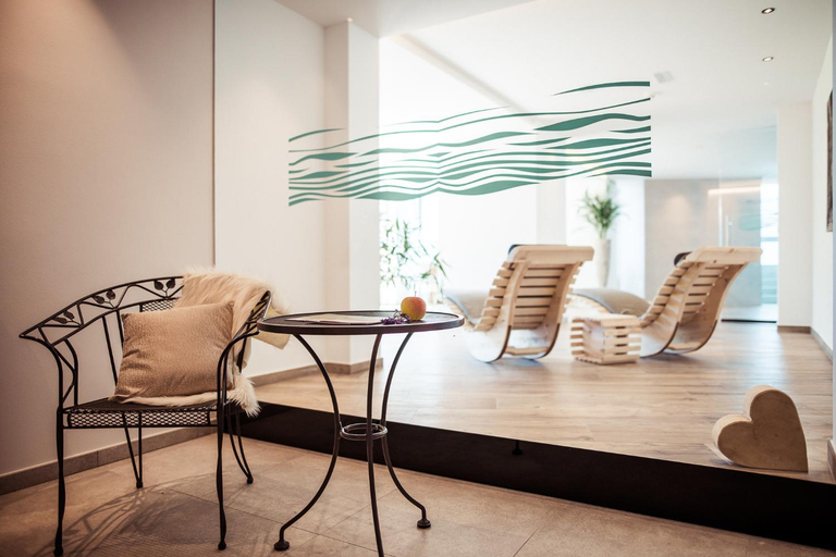 Others 5, Hotel Tyrol, Bolzano