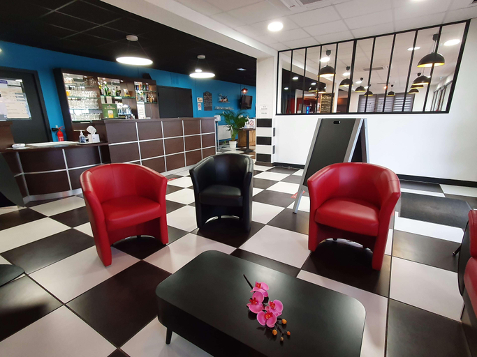 Others 5, Hotel Kyriad Design Enzo Montlucon - Saint Victor, Allier