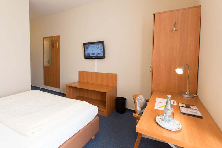 Bedroom 2, Hermes Hotel Oldenburg, Oldenburg