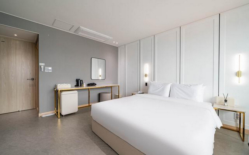 Bedroom 3, Busan Myeongji Hotel Jade, Gangseo