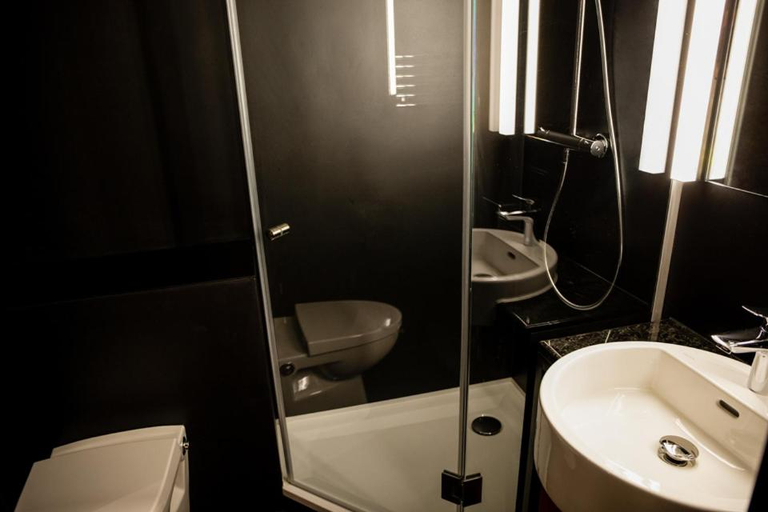 Bathroom 4, GINN Hotel Hamburg Elbspeicher, Hamburg