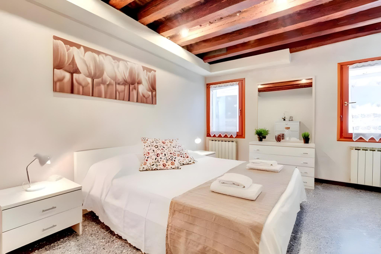 Bedroom 2, GUGGENHEIM COLLECTION VENICE APARTMENT, Venezia