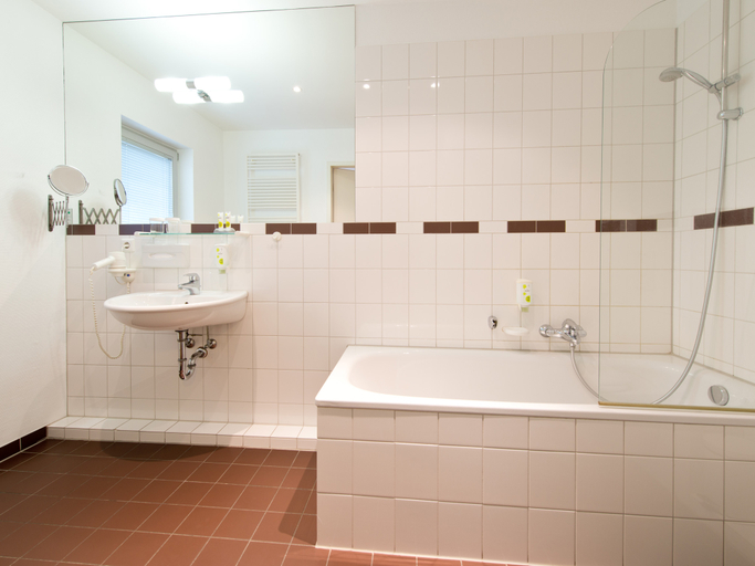 Bathroom 5, Achat Hotel Buchholz Hamburg, Harburg