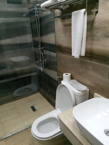 Bathroom 2, Anatolia Hotel Baku, Baku