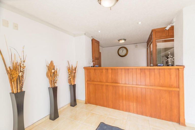 Public Area 3, Suites Poliforum Inn, León