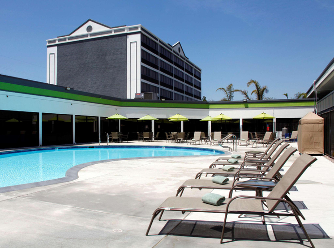 Sport & Beauty 5, Radisson Hotel Oakland Airport, Alameda