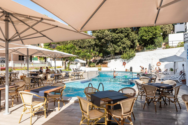 Food & Drinks, APARTAMENTOS ALTA GALDANA PLAYA, Baleares