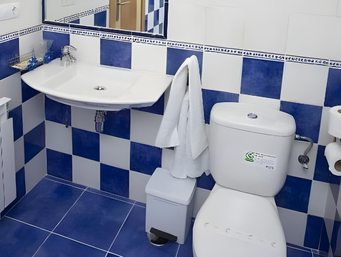 Bathroom 3, Hotel Azul de Galimar, Cantabria