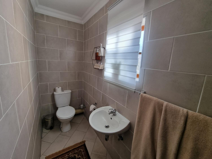 Others 2, Valley View dullstroom - check in at The Highlander Hotel, Nkangala