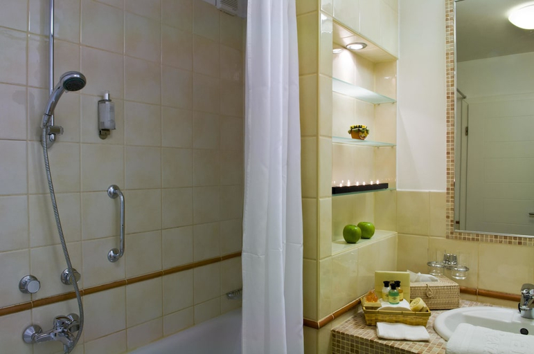 Bathroom 3, Mamaison Residence Izabella Budapest, Budapesti
