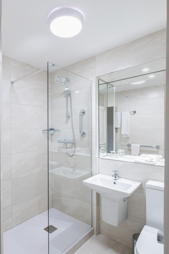 Bathroom 4, Brandon Hotel Conference & Leisure Centre