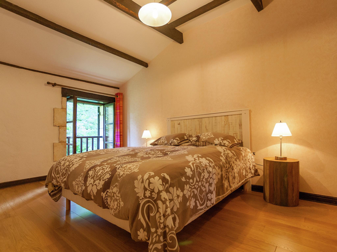 Bedroom 2, Spacious farmhouse with pool, Dordogne