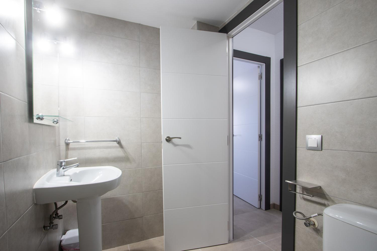Bathroom 5, Trebol One Apartments By Mc, Alicante