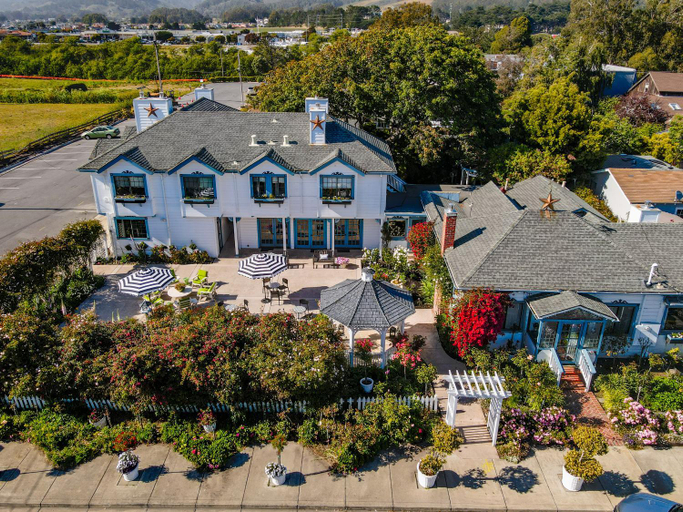 Exterior & Views 2, Mill Rose Inn, San Mateo